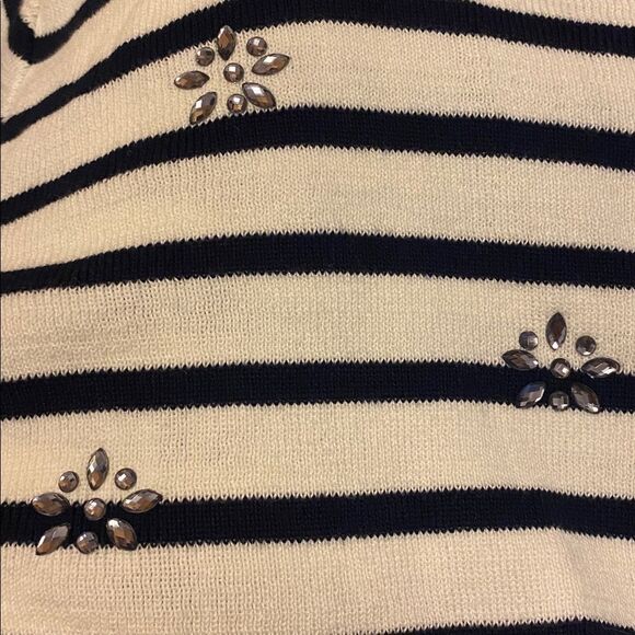 Jessica navy sweater with jewel flowers - Picture 7 of 7